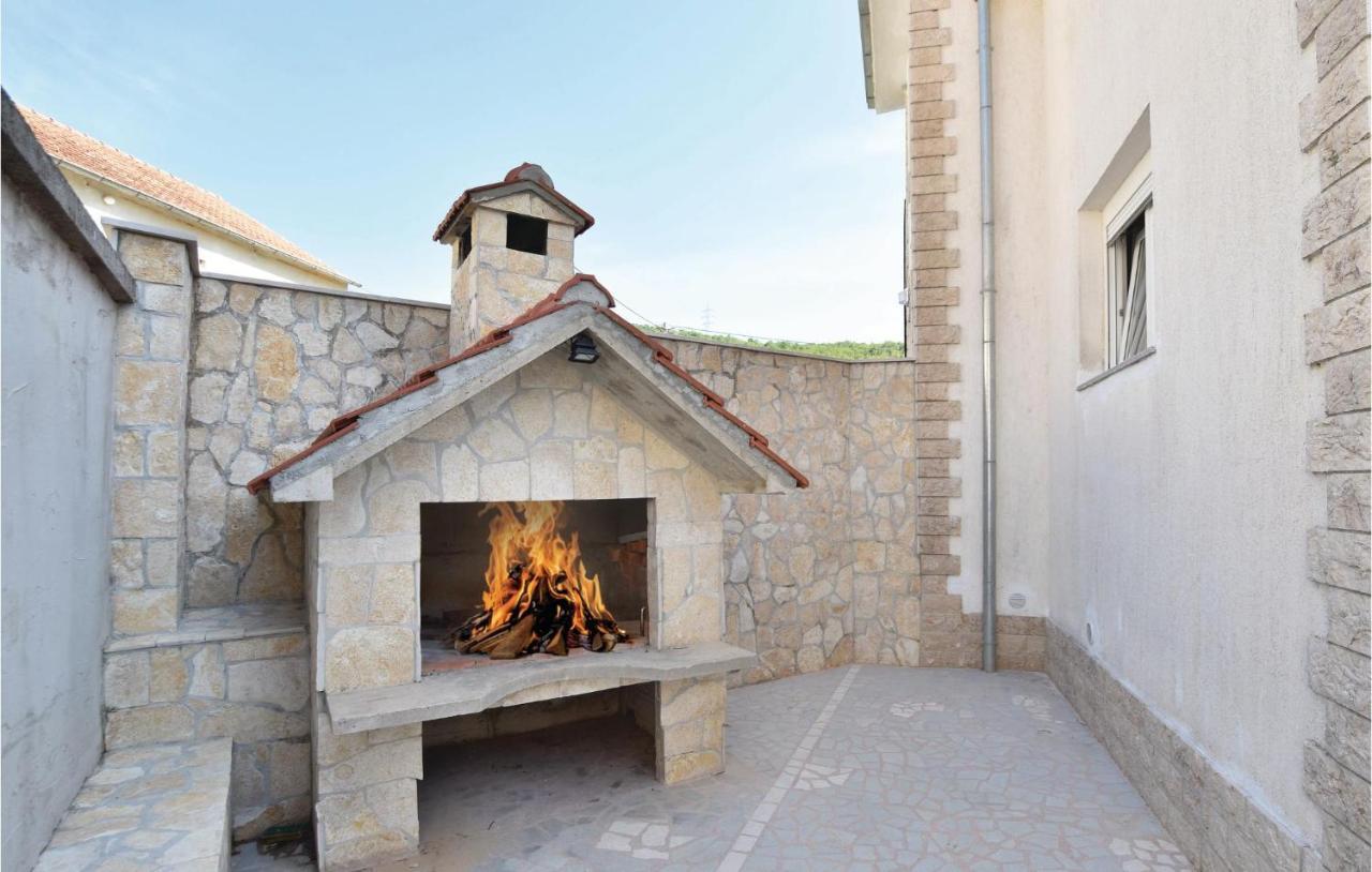 Nice Home In Grab With Wifi Extérieur photo